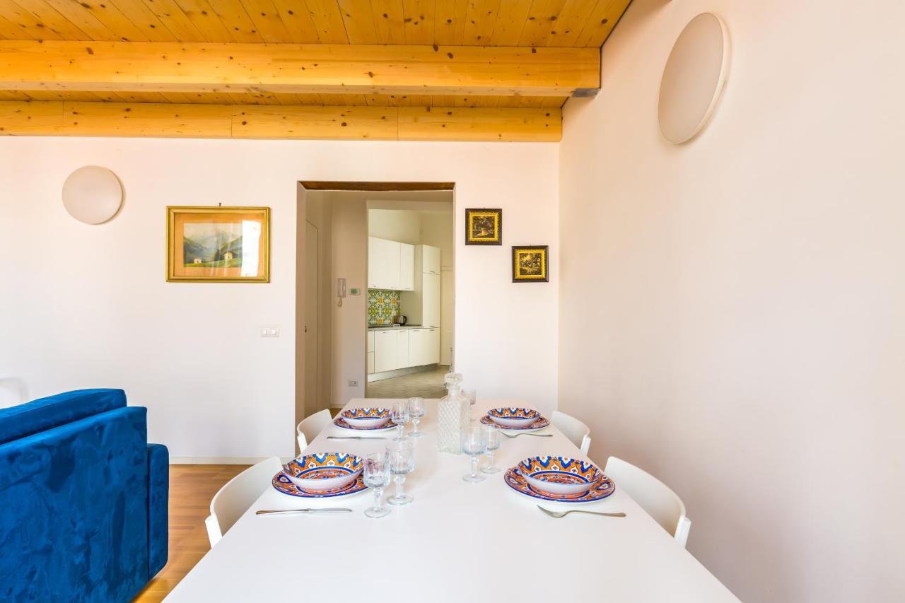 Nova Stylish House In Center By Napoliapartments Esterno foto