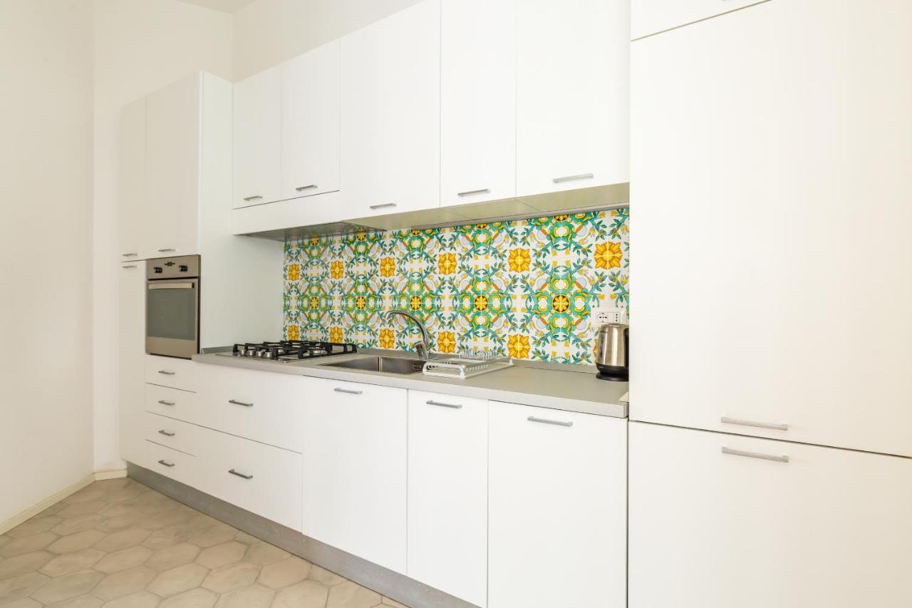 Nova Stylish House In Center By Napoliapartments Esterno foto