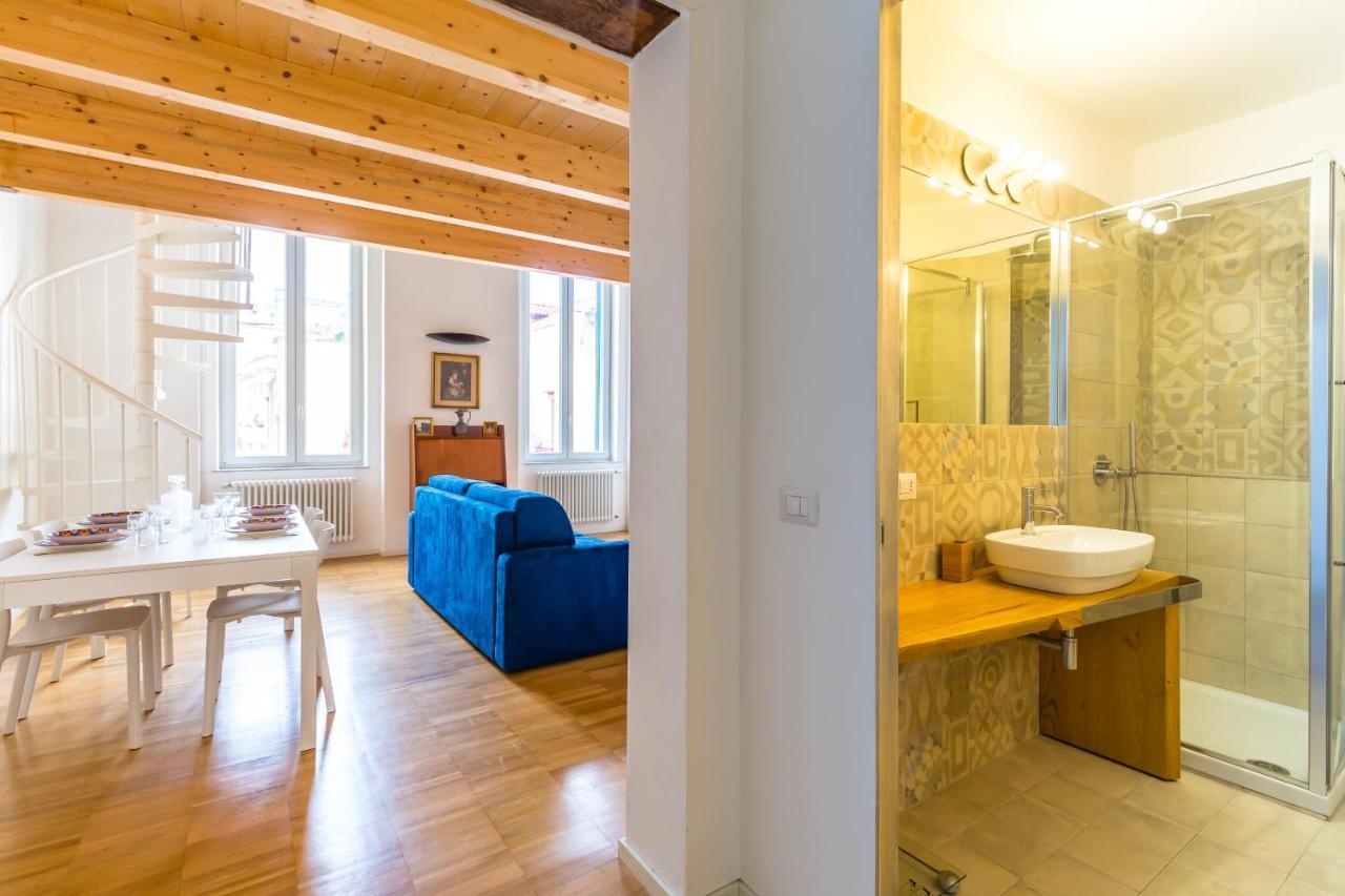 Nova Stylish House In Center By Napoliapartments Esterno foto