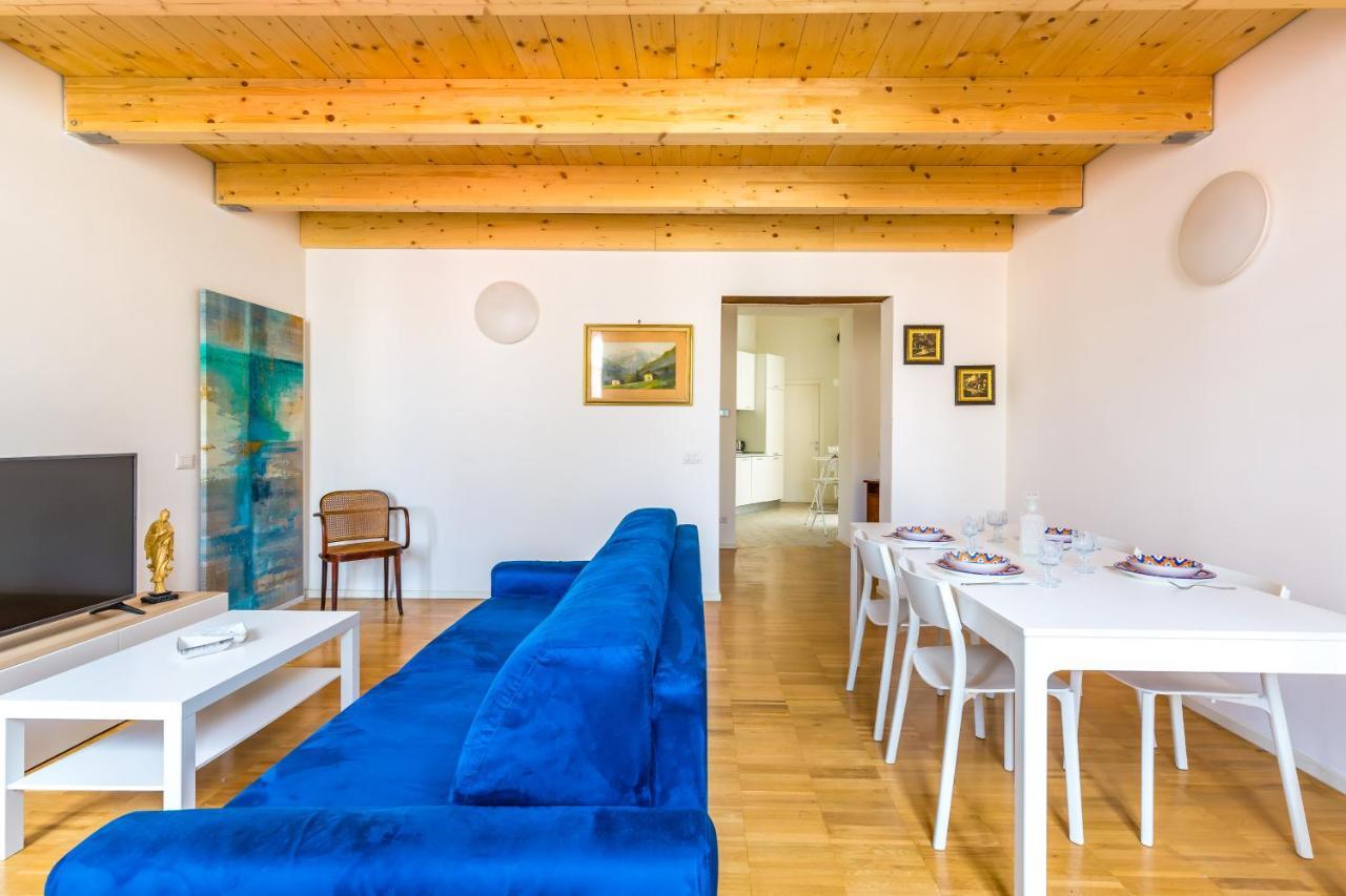 Nova Stylish House In Center By Napoliapartments Esterno foto
