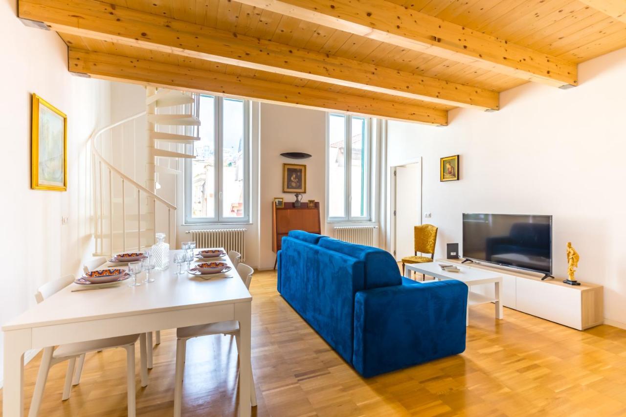 Nova Stylish House In Center By Napoliapartments Esterno foto