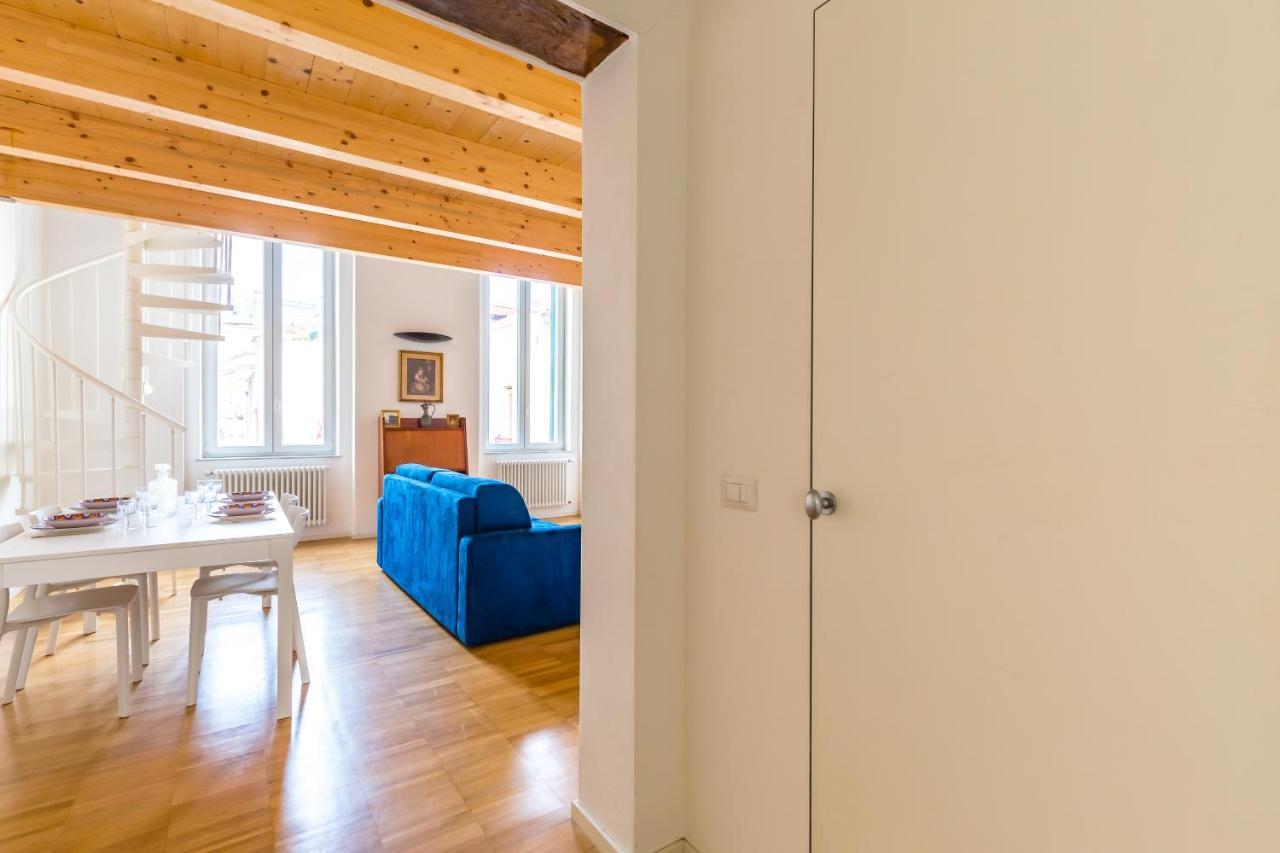 Nova Stylish House In Center By Napoliapartments Esterno foto